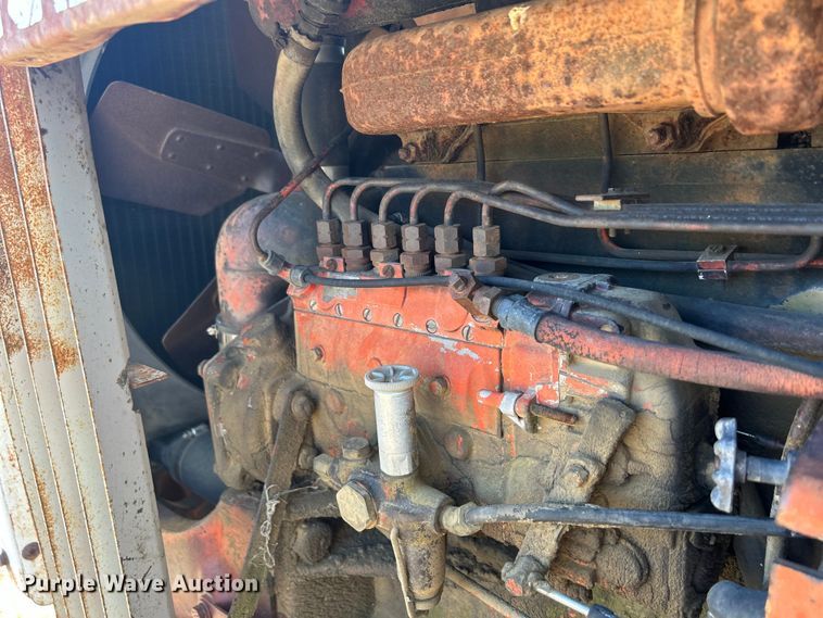 image for item DS0835 Case 1370 tractor