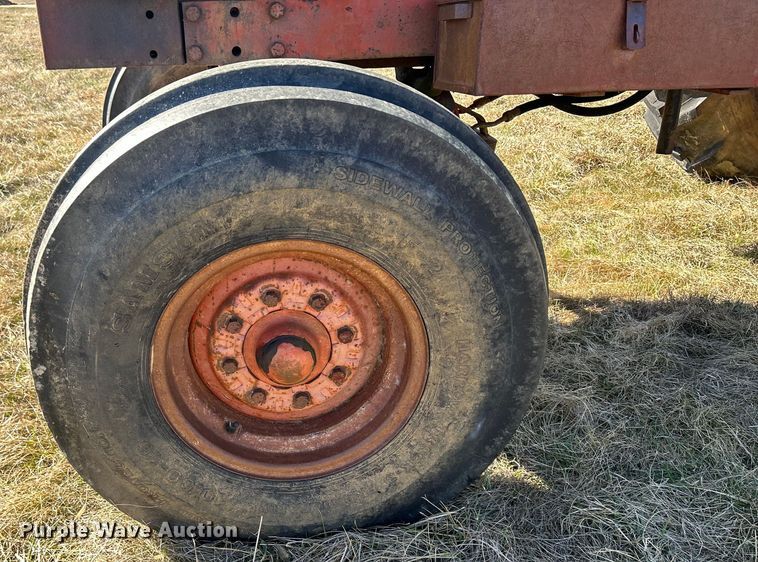 image for item DS0835 Case 1370 tractor