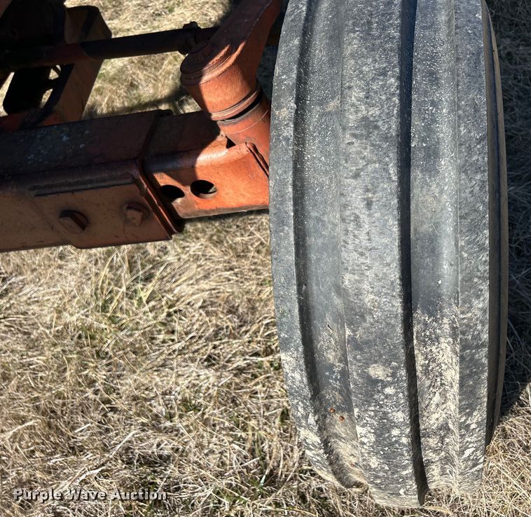 image for item DS0835 Case 1370 tractor