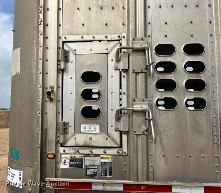 image for item DS2923 2016 Wilson PSDCL-402 livestock trailer