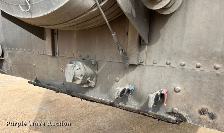image for item DS2923 2016 Wilson PSDCL-402 livestock trailer