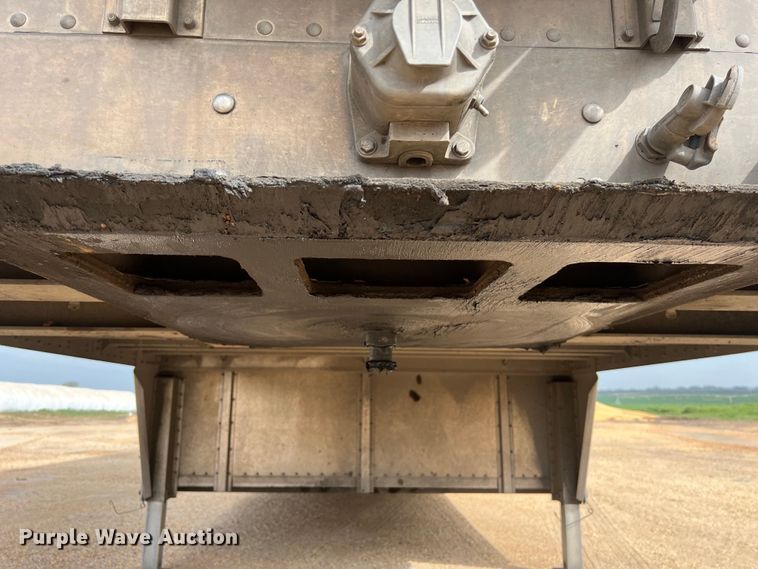 image for item DS2923 2016 Wilson PSDCL-402 livestock trailer