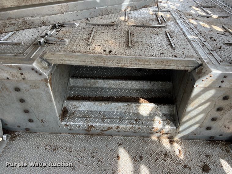 image for item DS2923 2016 Wilson PSDCL-402 livestock trailer