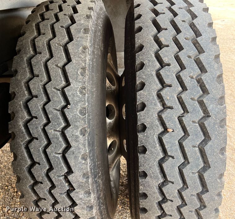 image for item DS2923 2016 Wilson PSDCL-402 livestock trailer