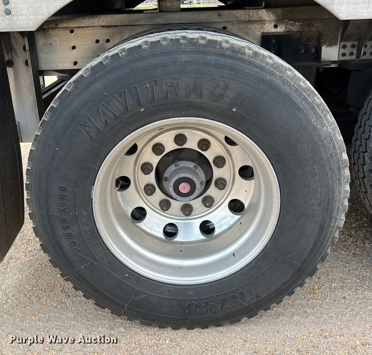 image for item DS2923 2016 Wilson PSDCL-402 livestock trailer