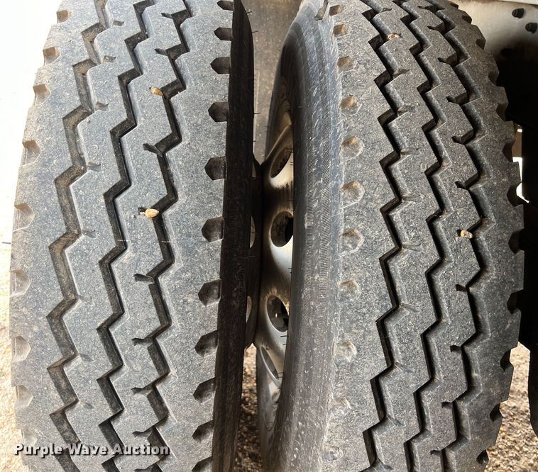 image for item DS2923 2016 Wilson PSDCL-402 livestock trailer