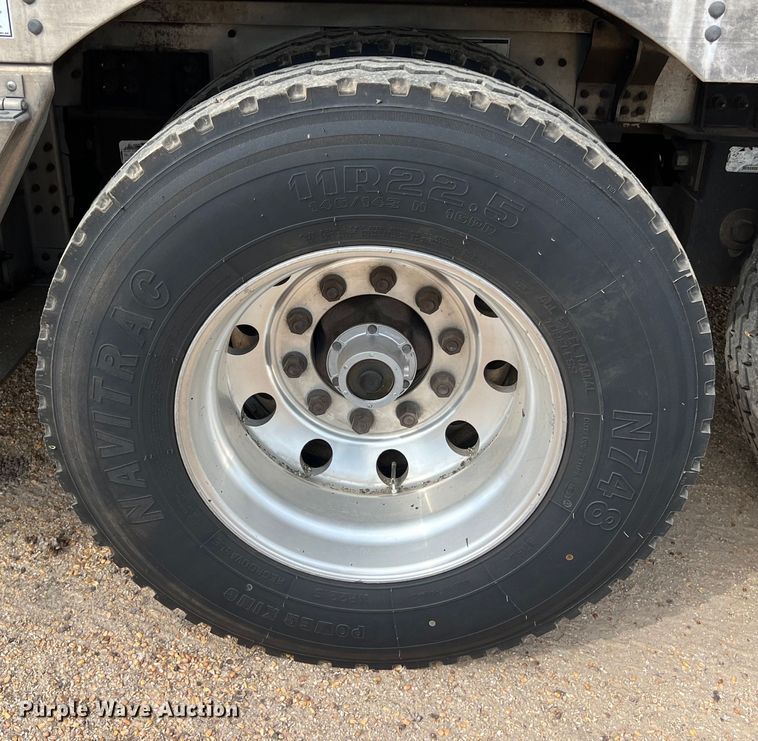 image for item DS2923 2016 Wilson PSDCL-402 livestock trailer