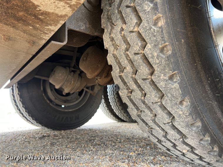 image for item DS2923 2016 Wilson PSDCL-402 livestock trailer
