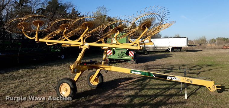 image for item DV9907 2019 Vermeer VR1224 hay rake