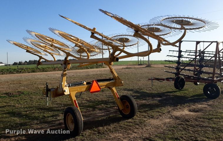image for item DV9907 2019 Vermeer VR1224 hay rake