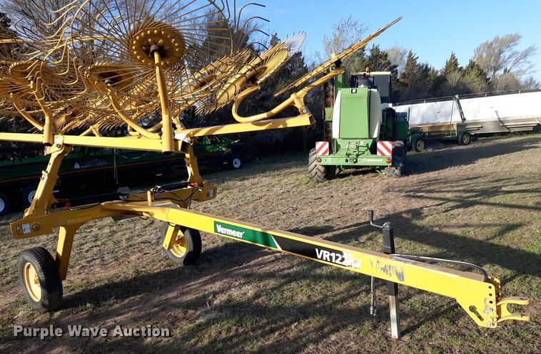 image for item DV9907 2019 Vermeer VR1224 hay rake