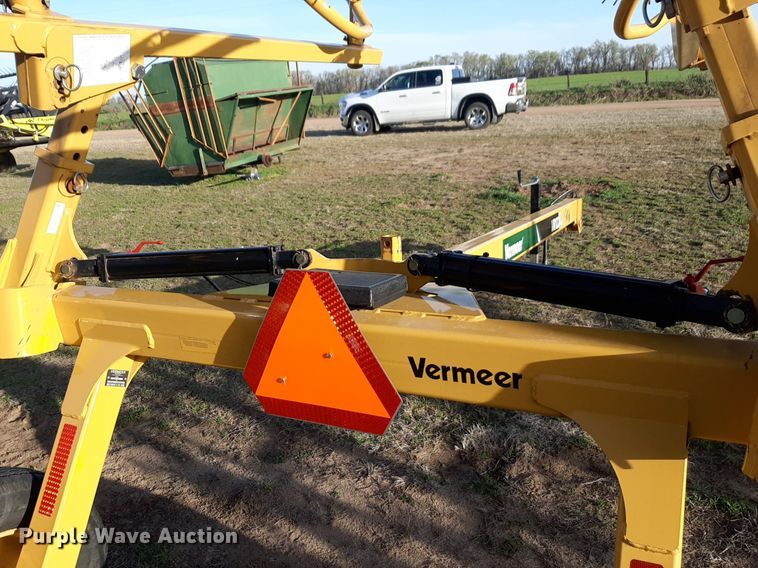 image for item DV9907 2019 Vermeer VR1224 hay rake