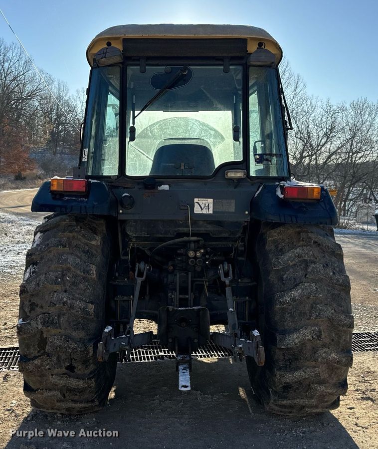 image for item EH6551 2005 Mahindra 4510C MFWD tractor