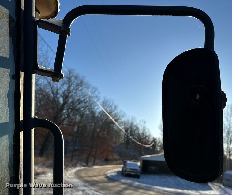 image for item EH6551 2005 Mahindra 4510C MFWD tractor