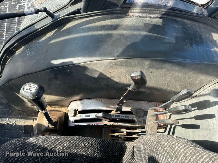 image for item EH6551 2005 Mahindra 4510C MFWD tractor