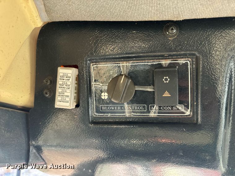 image for item EH6551 2005 Mahindra 4510C MFWD tractor