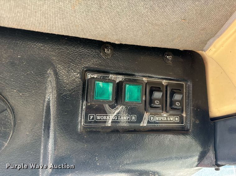 image for item EH6551 2005 Mahindra 4510C MFWD tractor