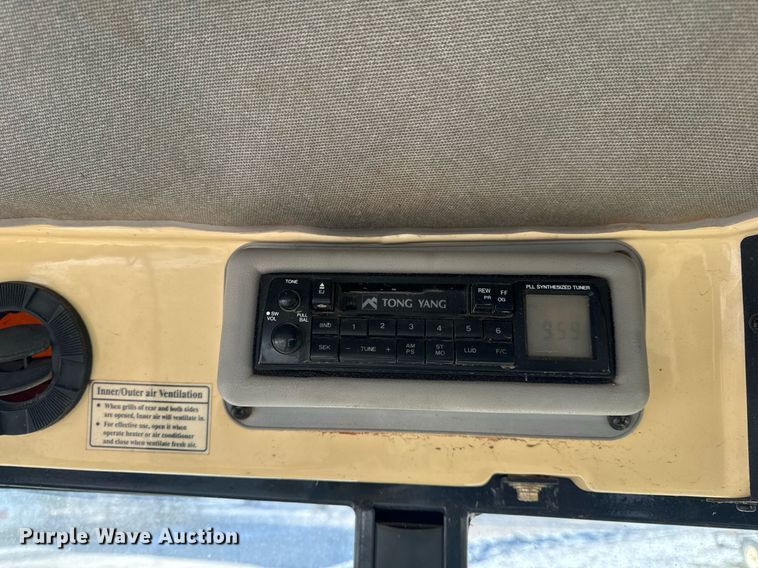 image for item EH6551 2005 Mahindra 4510C MFWD tractor