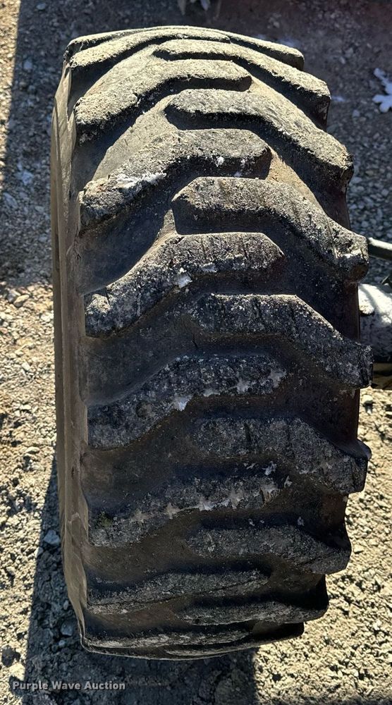 image for item EH6551 2005 Mahindra 4510C MFWD tractor