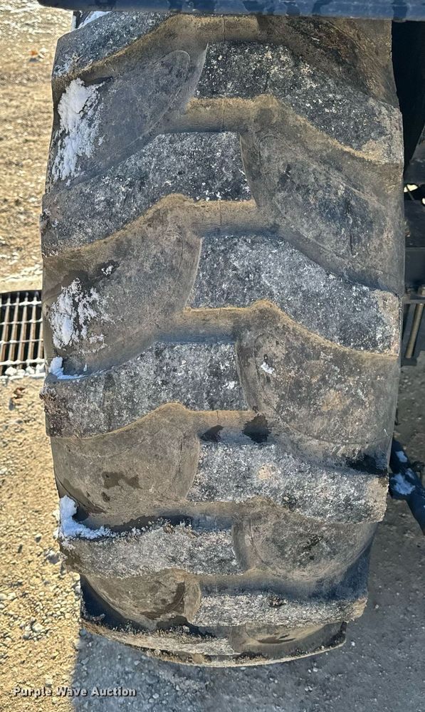 image for item EH6551 2005 Mahindra 4510C MFWD tractor