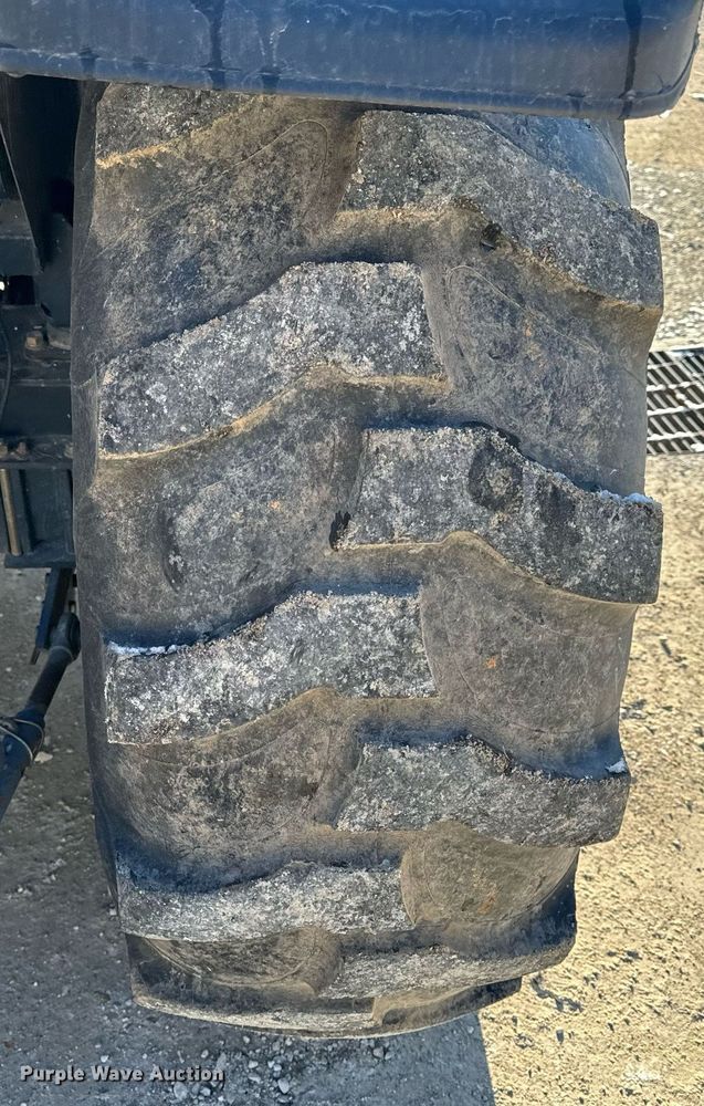 image for item EH6551 2005 Mahindra 4510C MFWD tractor