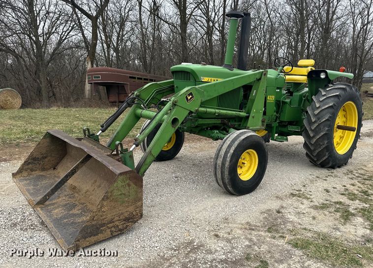 image for item EH6567 1972 John Deere 4320 tractor