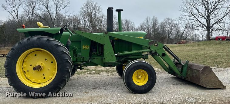 image for item EH6567 1972 John Deere 4320 tractor