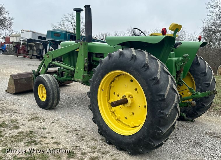 image for item EH6567 1972 John Deere 4320 tractor