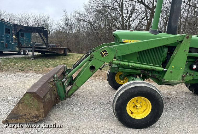 image for item EH6567 1972 John Deere 4320 tractor