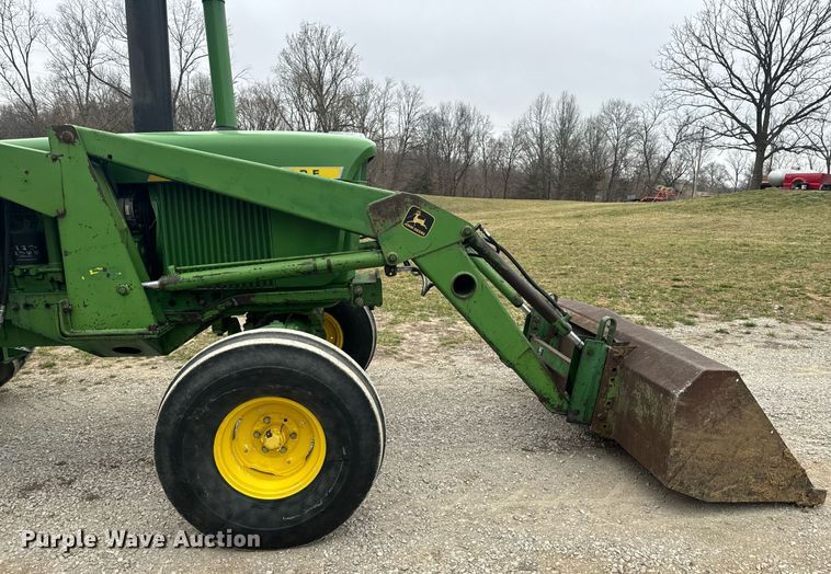 image for item EH6567 1972 John Deere 4320 tractor