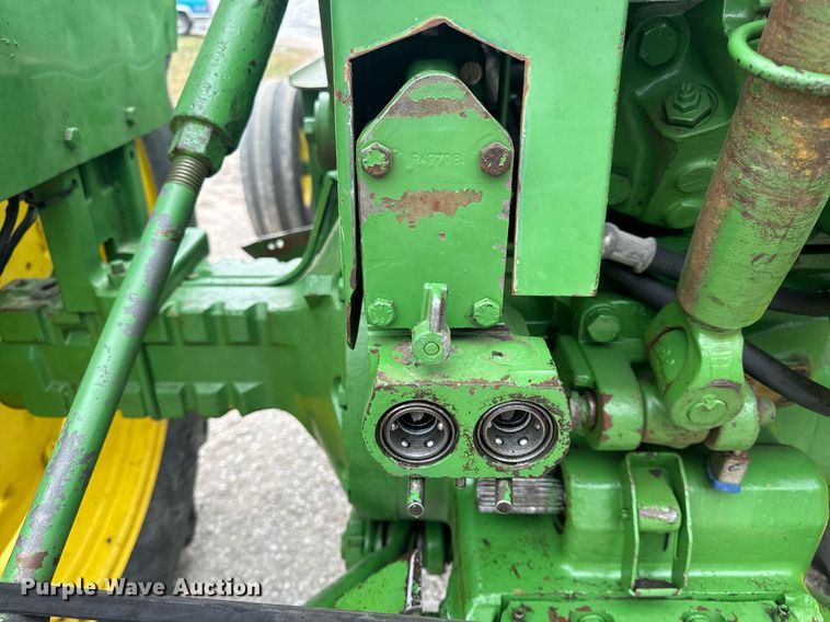 image for item EH6567 1972 John Deere 4320 tractor