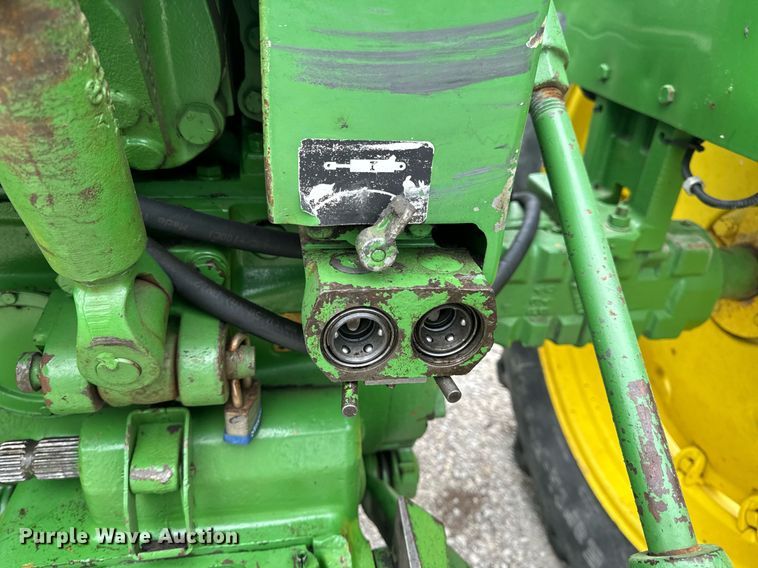 image for item EH6567 1972 John Deere 4320 tractor