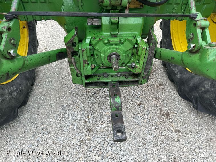 image for item EH6567 1972 John Deere 4320 tractor