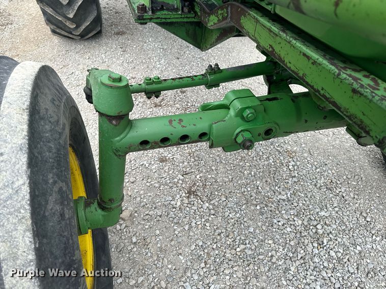 image for item EH6567 1972 John Deere 4320 tractor