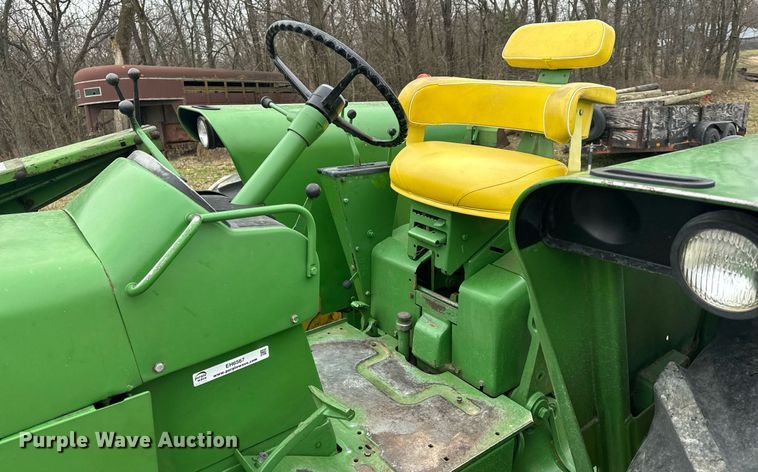 image for item EH6567 1972 John Deere 4320 tractor