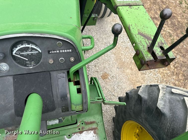 image for item EH6567 1972 John Deere 4320 tractor