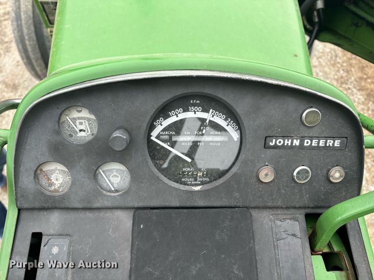 image for item EH6567 1972 John Deere 4320 tractor