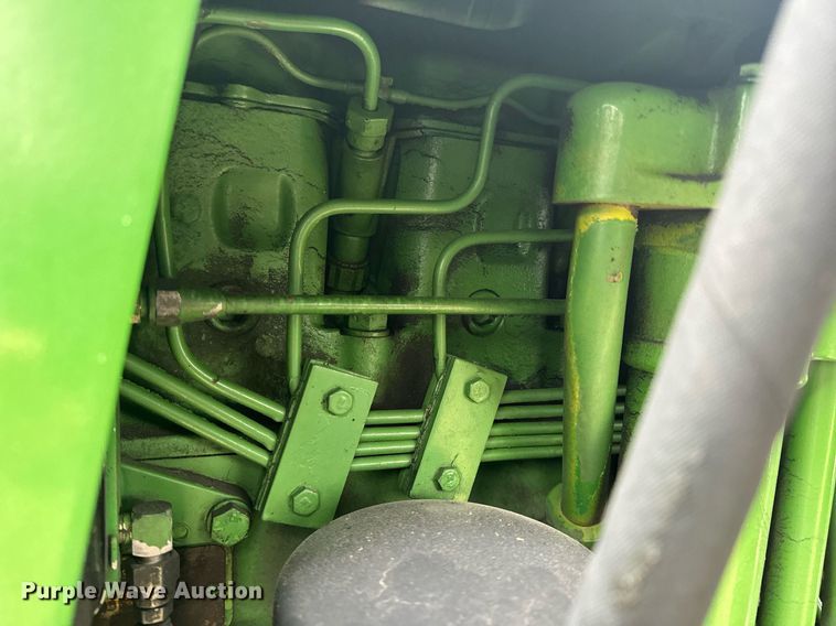 image for item EH6567 1972 John Deere 4320 tractor
