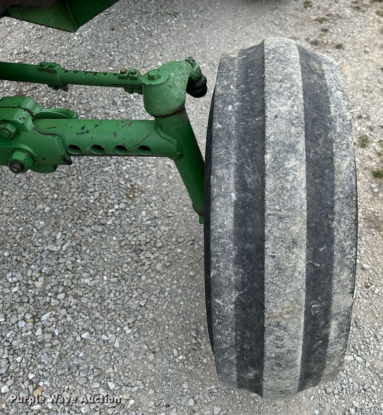 image for item EH6567 1972 John Deere 4320 tractor