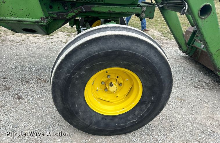image for item EH6567 1972 John Deere 4320 tractor