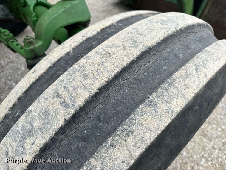 image for item EH6567 1972 John Deere 4320 tractor