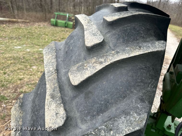 image for item EH6567 1972 John Deere 4320 tractor