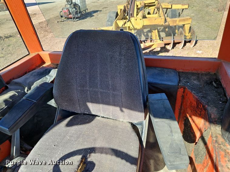 image for item EI3528 1983 Allis-Chalmers  6080 tractor