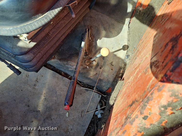 image for item EI3528 1983 Allis-Chalmers  6080 tractor