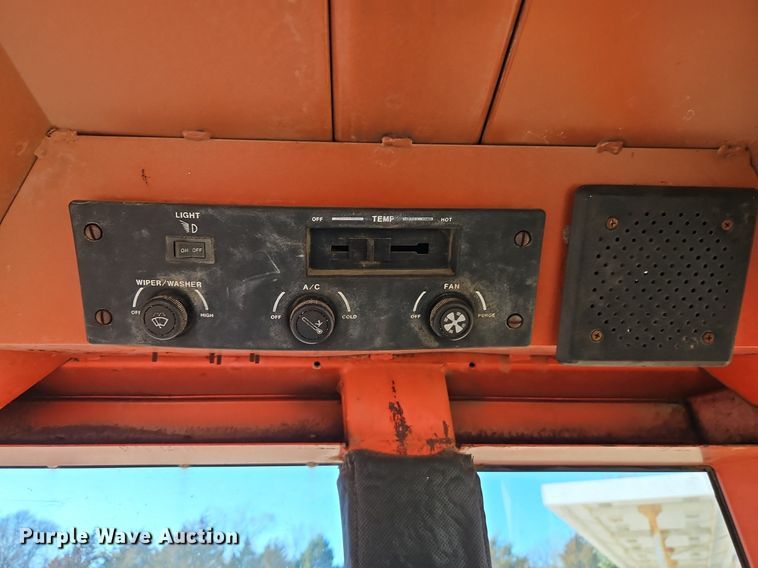 image for item EI3528 1983 Allis-Chalmers  6080 tractor