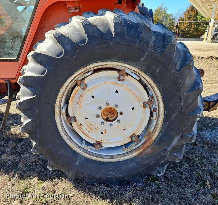 image for item EI3528 1983 Allis-Chalmers  6080 tractor