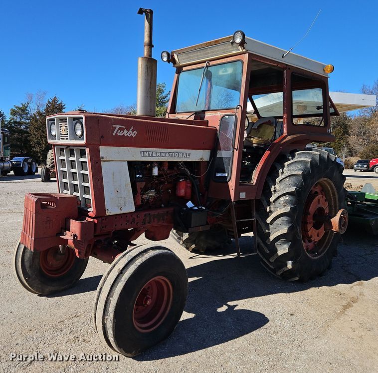 image for item EI3531 1975 International Harvester  Farmall 1066 tractor