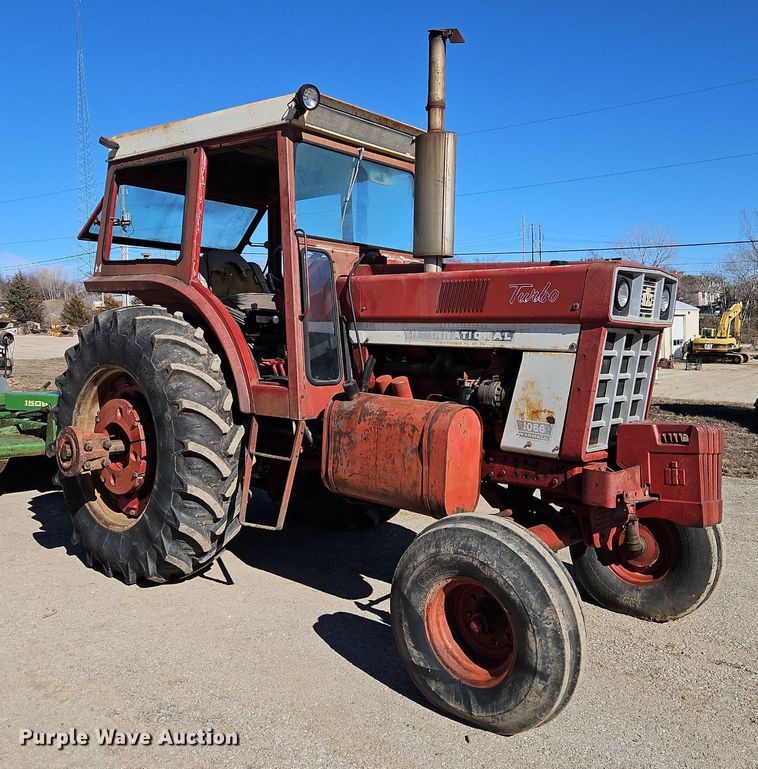 image for item EI3531 1975 International Harvester  Farmall 1066 tractor