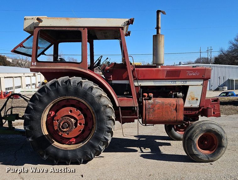 image for item EI3531 1975 International Harvester  Farmall 1066 tractor