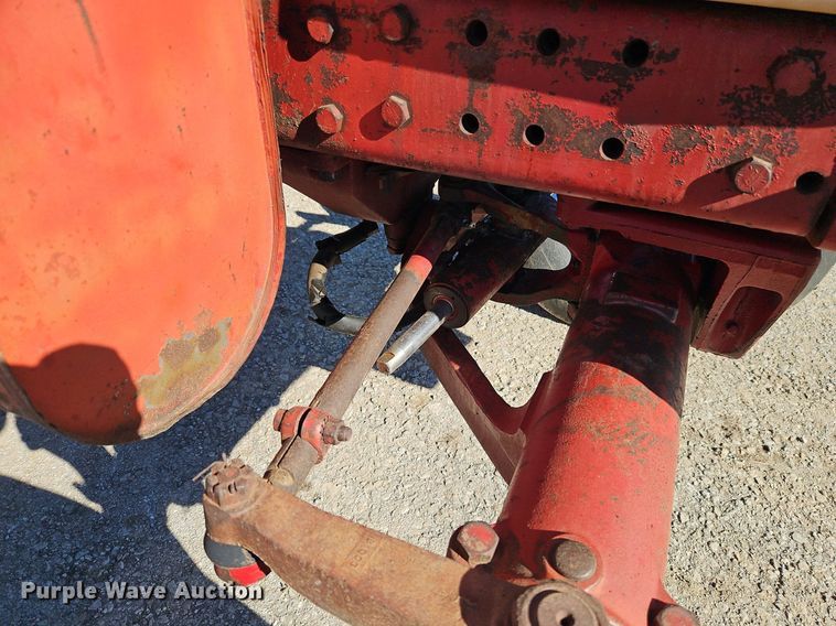 image for item EI3531 1975 International Harvester  Farmall 1066 tractor